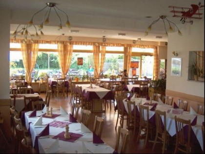 Foto: Restaurant &amp; Cafeteria am Flugplatz